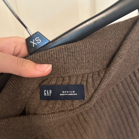 Gap || Brown ribbed sweater skirt - Picture 3 of 5